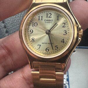 Casio Watch for Ladies or teen , new item, Stainless Steel, 30mm Diameter